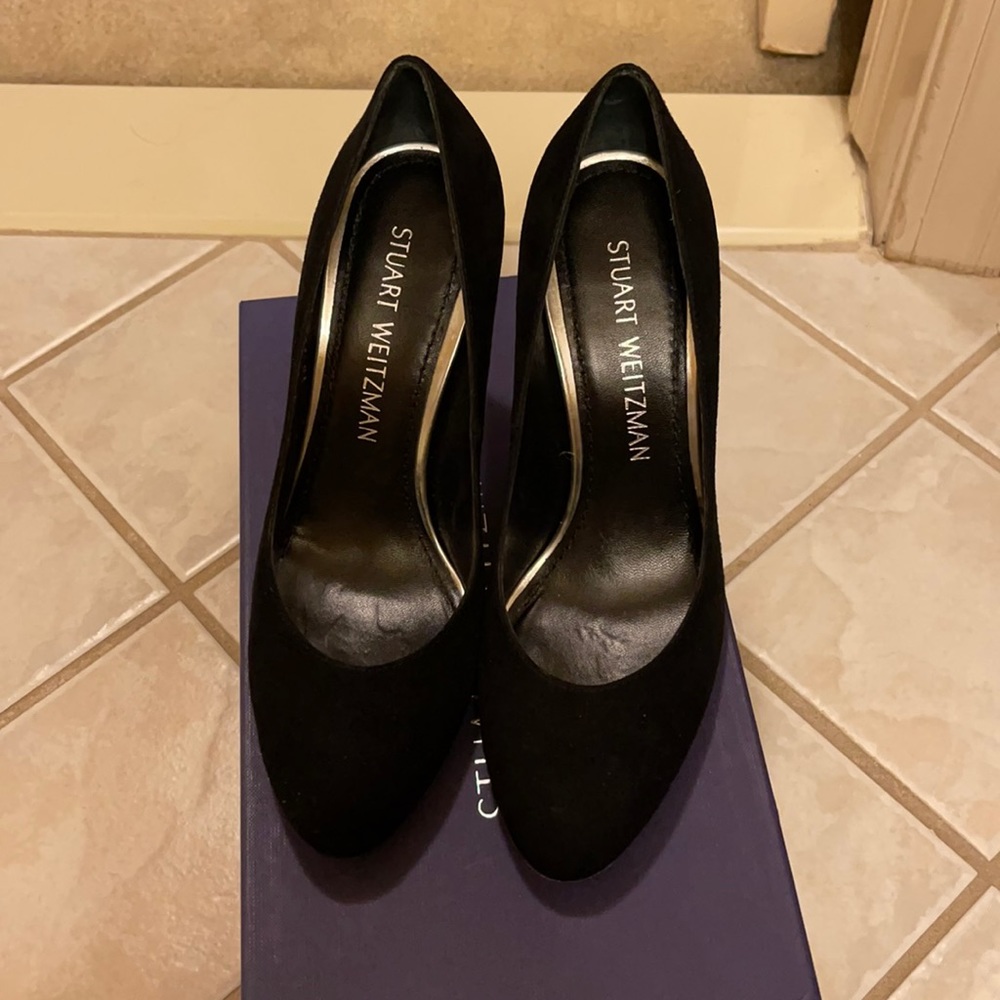 Stuart Weitzman round toe suede pumps